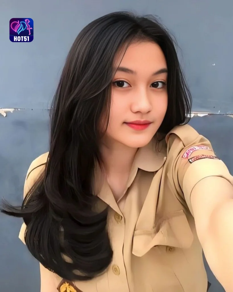 Beautiful Desy Ratnasari Photos on Hot51 App