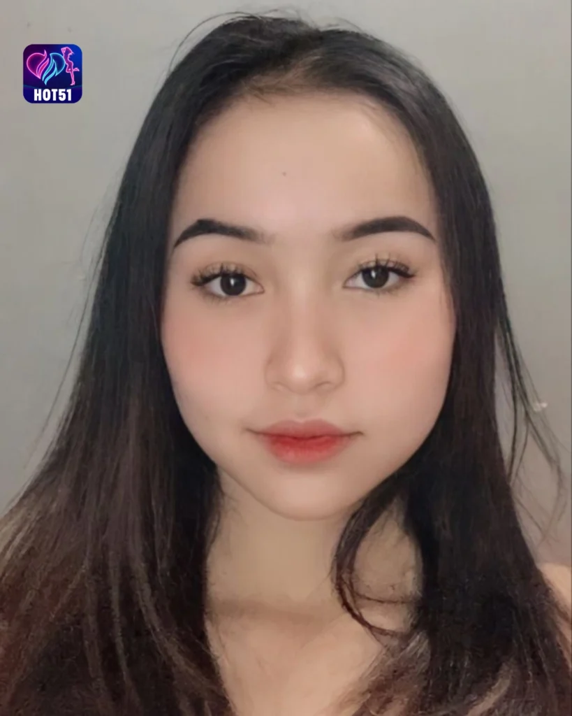 Beautiful Photo of Desy Ratnasari on HOT51 App