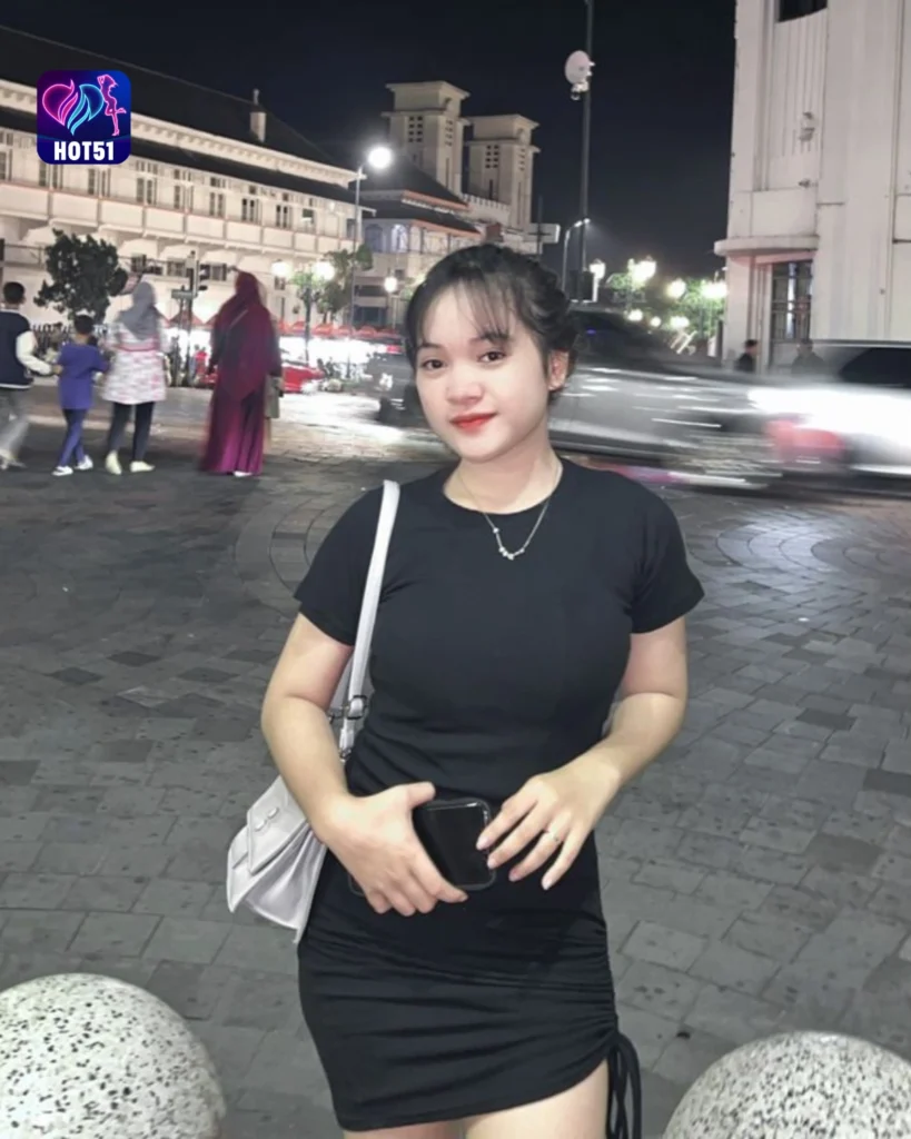 Beautiful Photo of Dinda Kirana on HOT51 – Explore Now!