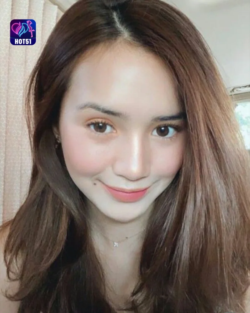 Beautiful Photo of Naysila Mirdad on HOT51 App
