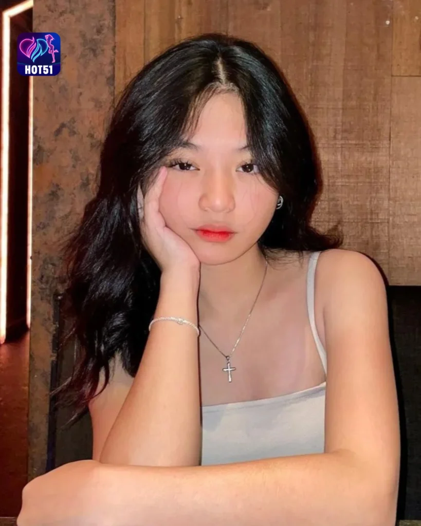 Beautiful Photos of Devi Permatasari on HOT51