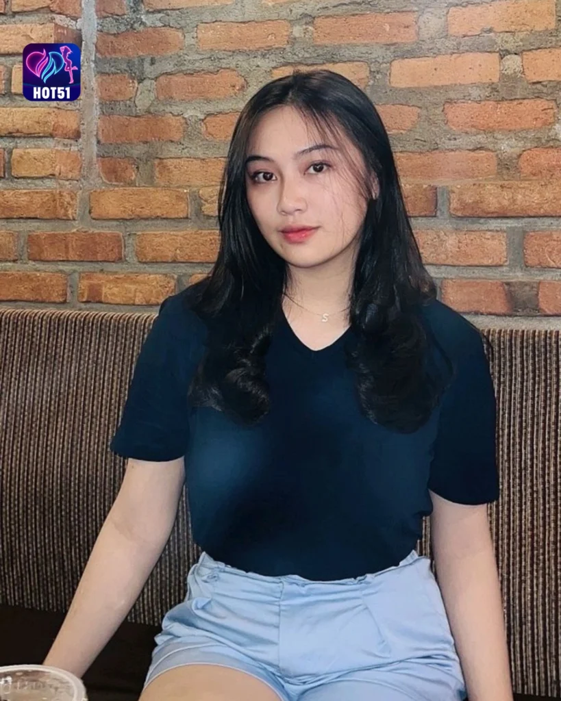 Beautiful Photos of Herfiza Novianti on HOT51 Explore Now!