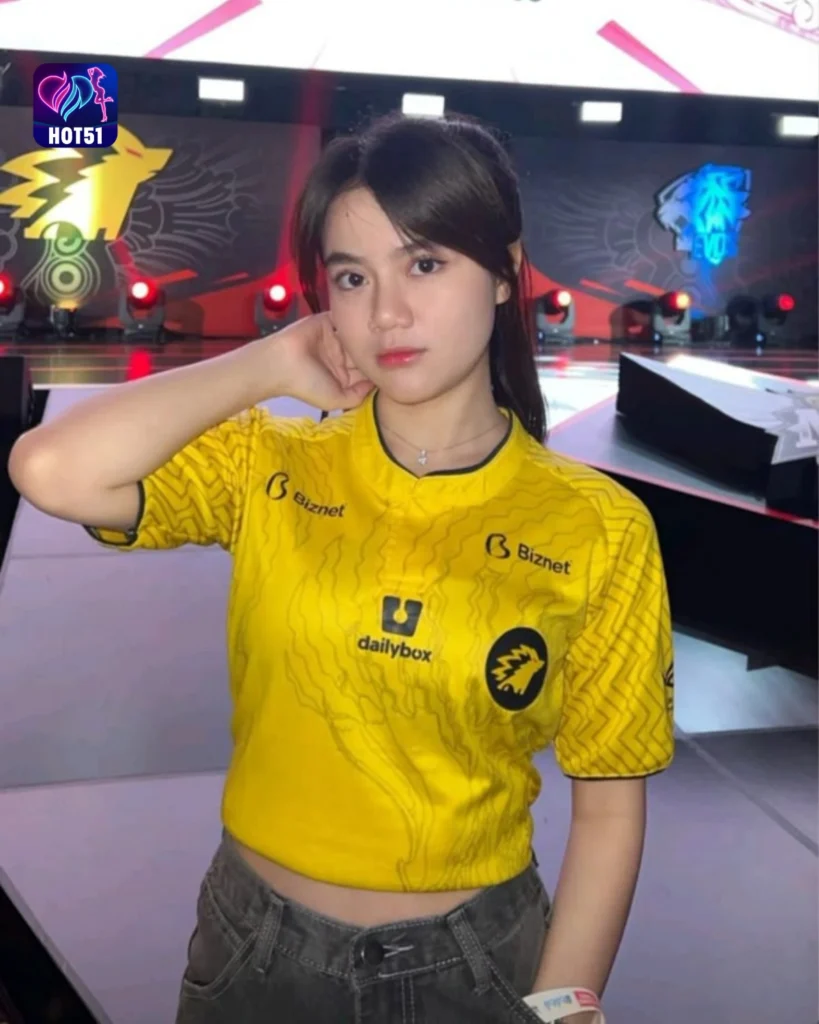 Discover Beautiful Photos of Herfiza Novianti on Hot51