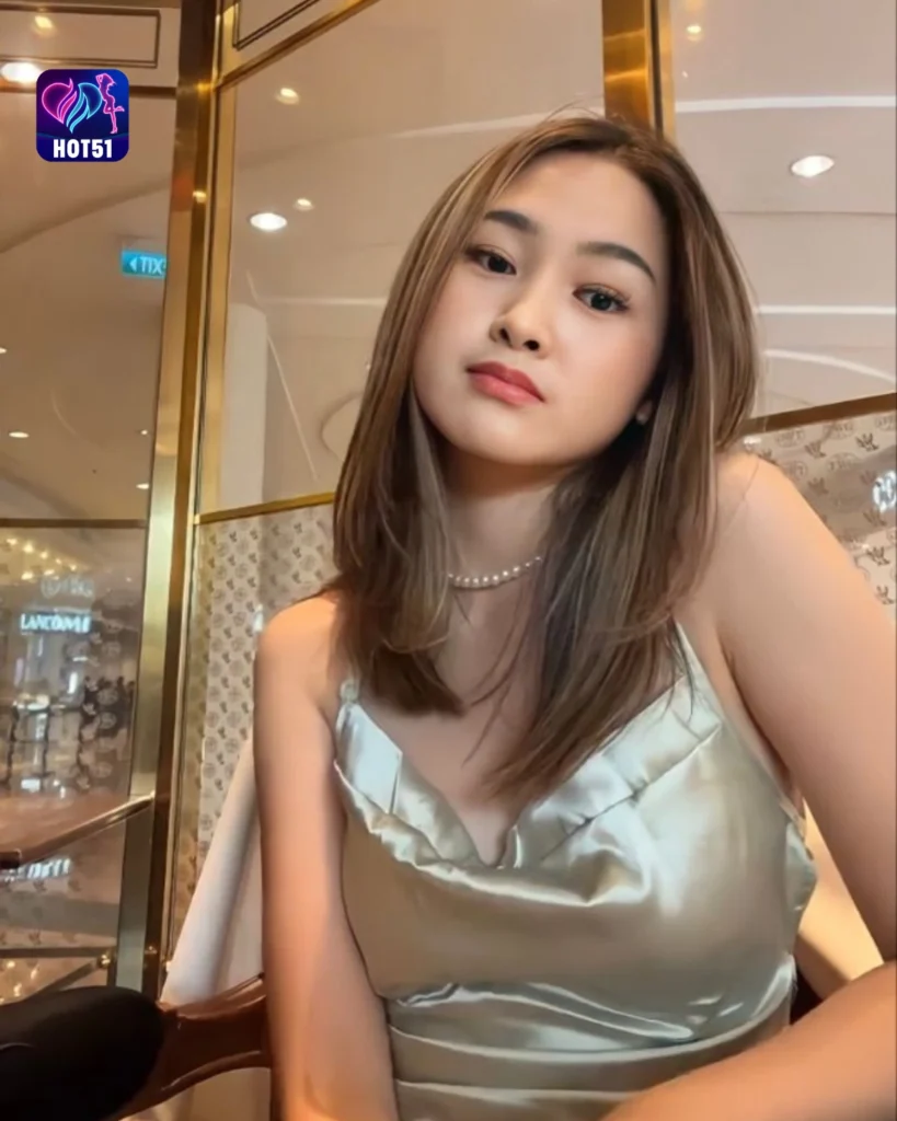 Discover Beautiful Photos of Titi Rajo Bintang on HOT51