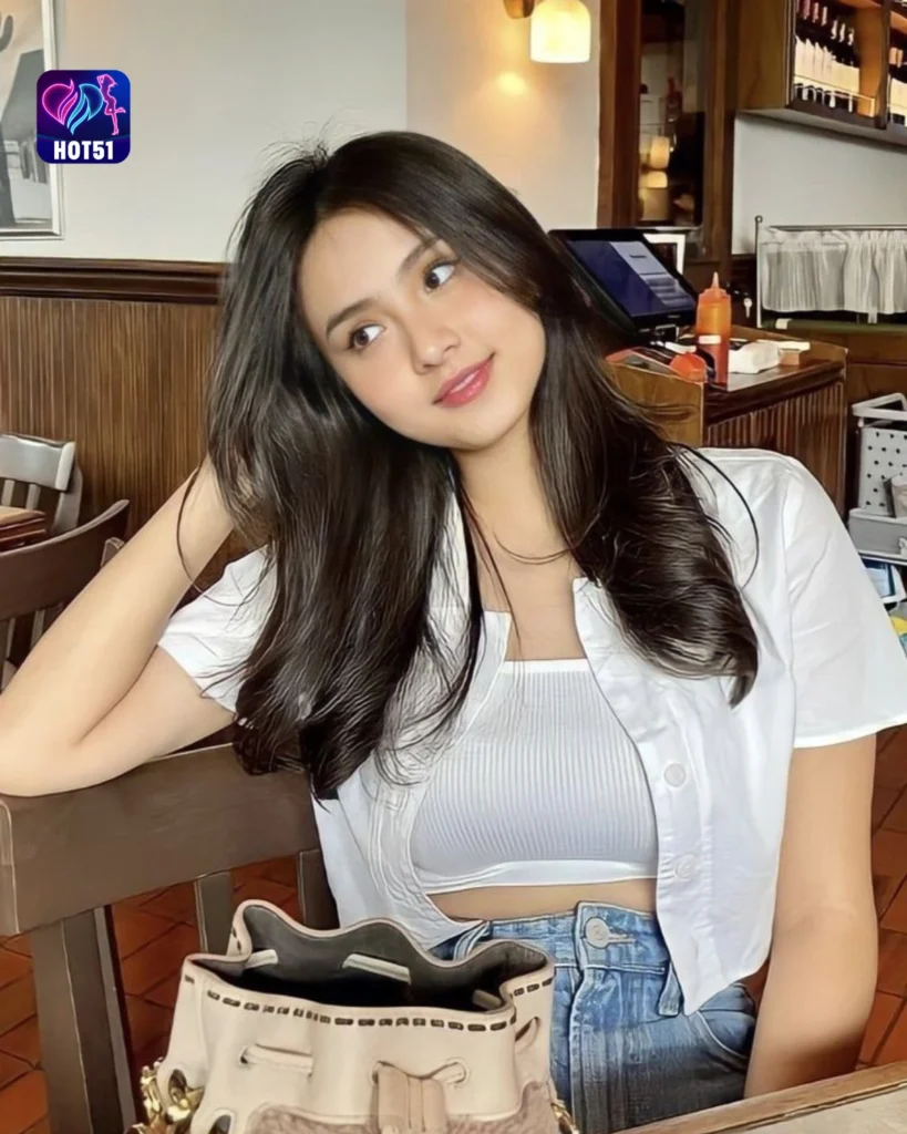 Discover Ratu Felisha's Stunning Photos on Hot51