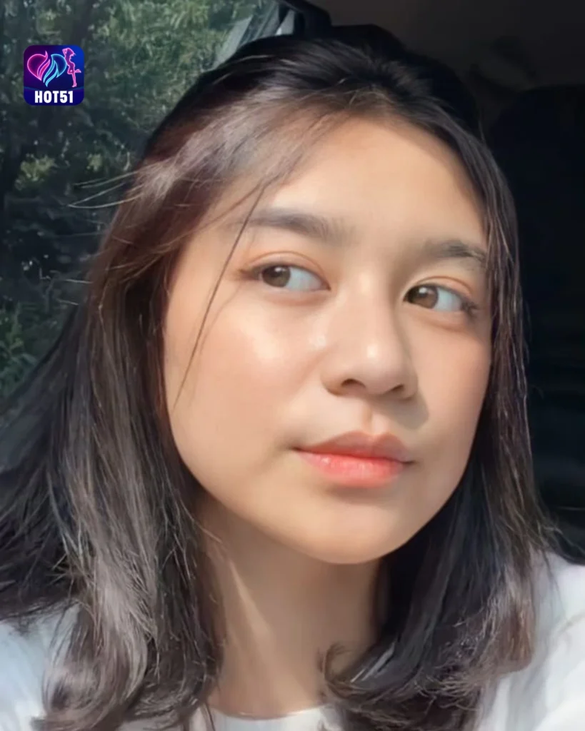 Discover Stunning Photos of Kinaryosih on Hot51