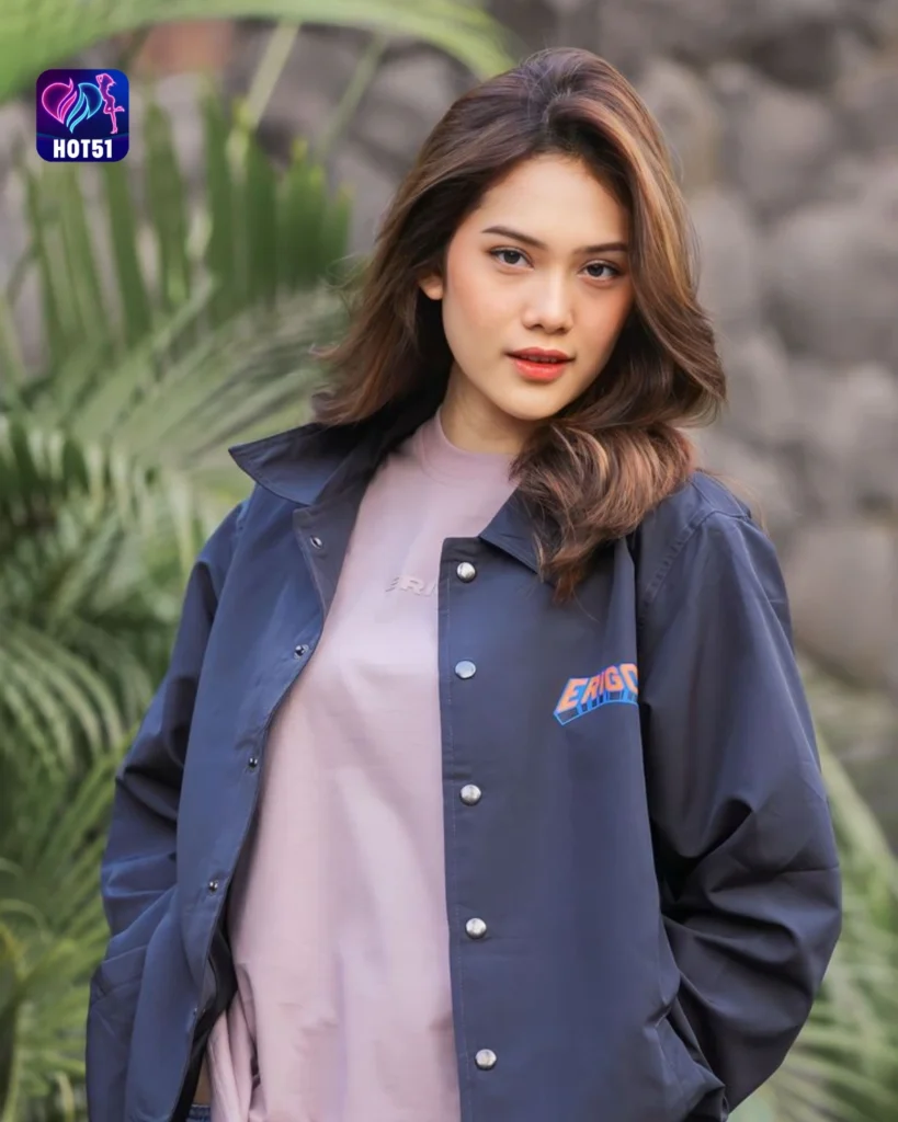 Discover the Beauty of Dina Mariana on HOT51