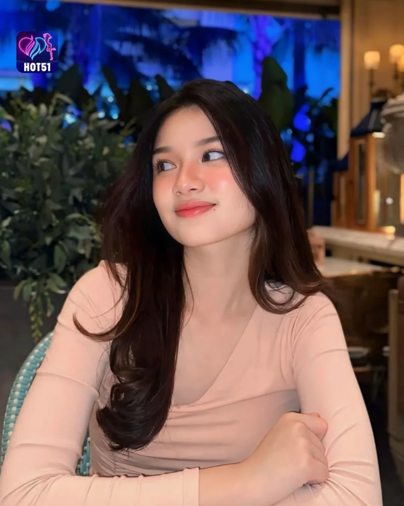 Explore Stunning Carissa Putri Photos on Hot51 App