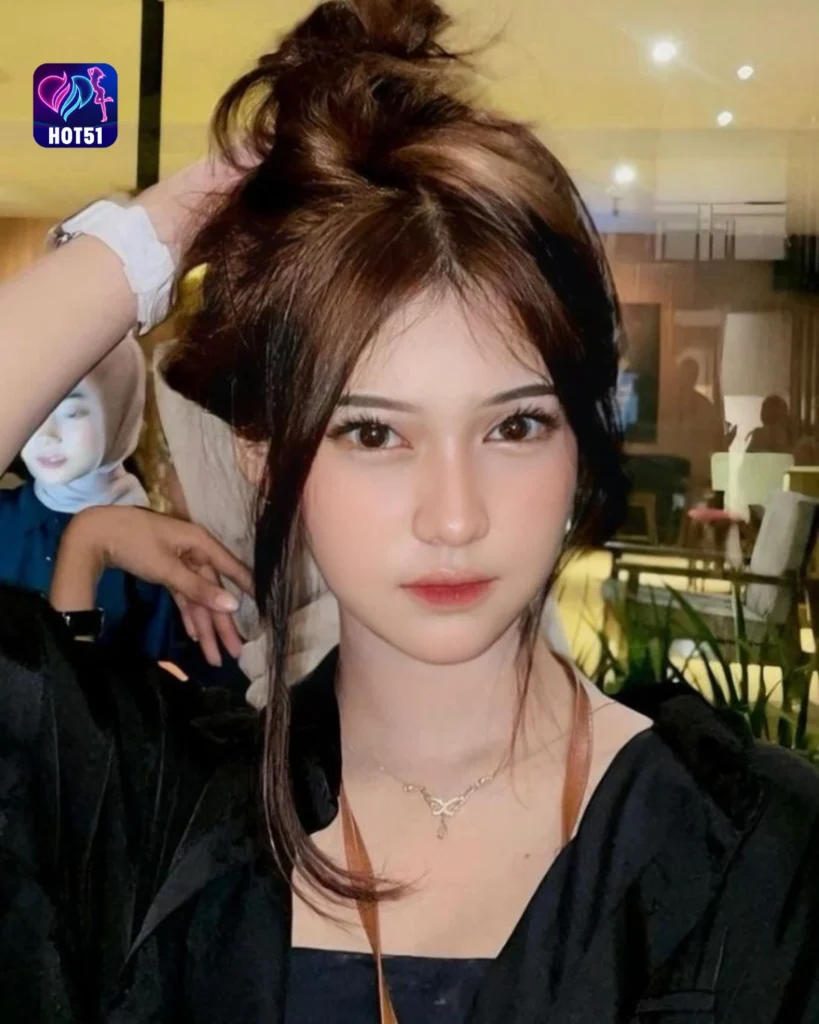 Stunning Dina Mariana Photos on HOT51 Live