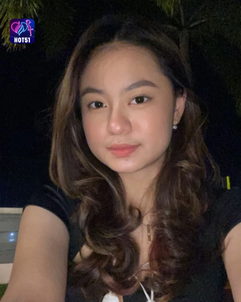 Stunning Iyeth Bustami Photos on Hot51 App