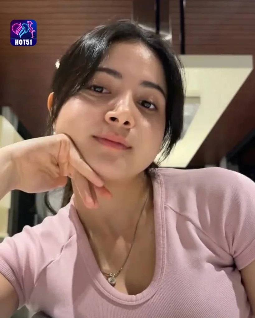 Stunning Iyeth Bustami Photos on Hot51 App