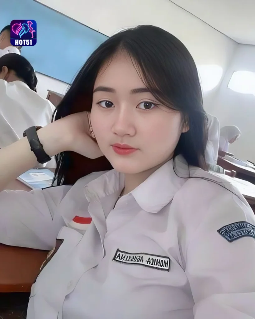 Stunning Kinaryosih Photos on Hot51 App