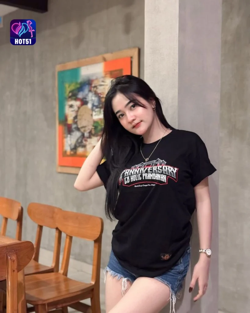 Stunning Mien Brodjo Photos on HOT51 A Must-See