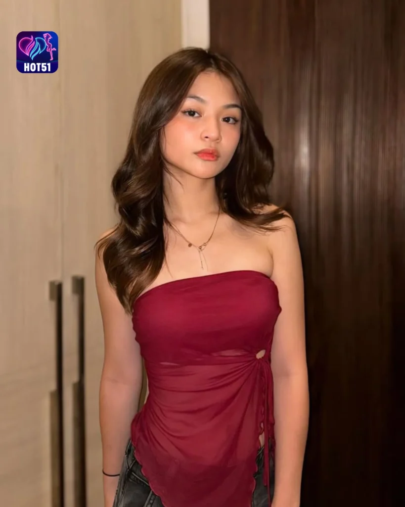 Stunning Photos of Herfiza Novianti on the Hot51 App