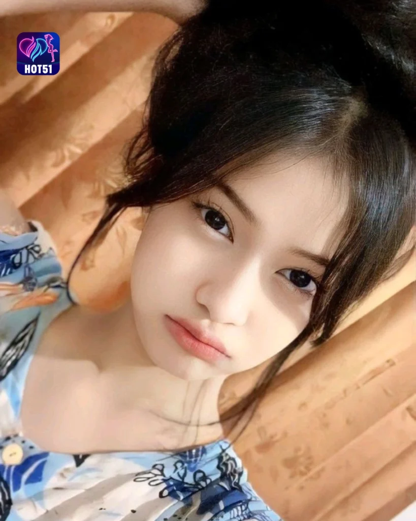 Stunning Photos of Lily Junaedhy on HOT51