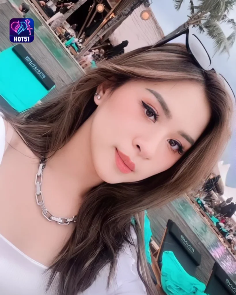 Beautiful Nurnaningsih's Photos on HOT51 Discover