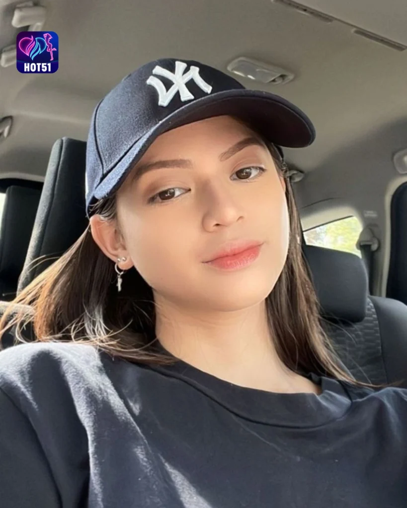 Beautiful Photo of Aghniny Haque on HOT51