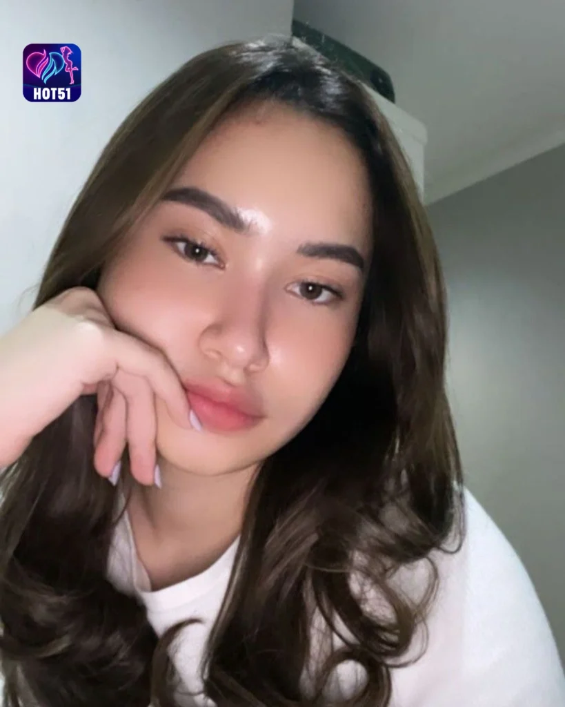 Beautiful Photo of Aghniny Haque on HOT51