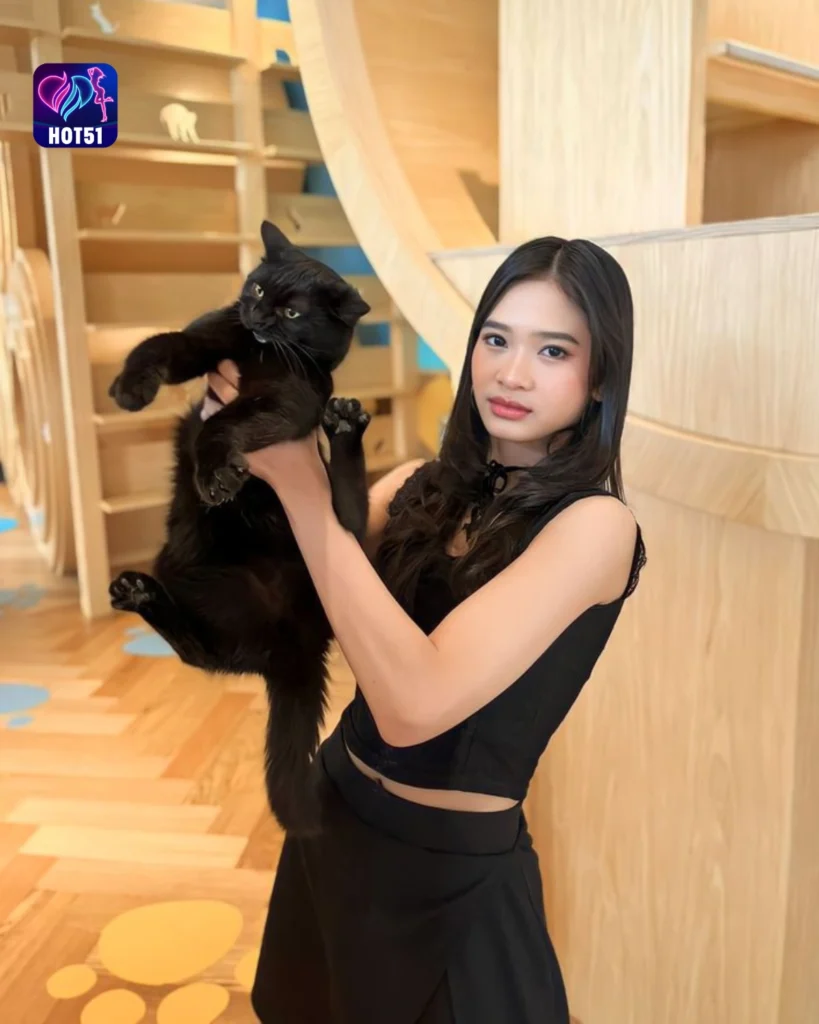 Discover Ladya Cheryl's Stunning Photos on Hot51