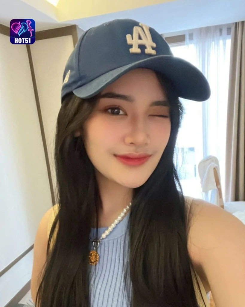 Stunning Puput Novel Photos on HOT51 App